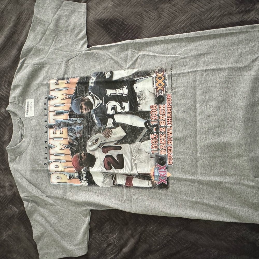 Gray Short Sleeve Tee with Graphic Design
